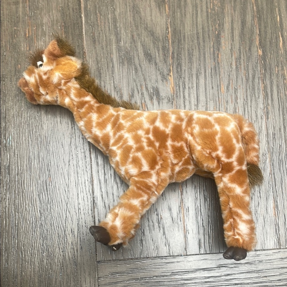 Discovery Chanel Giraffe Plushie